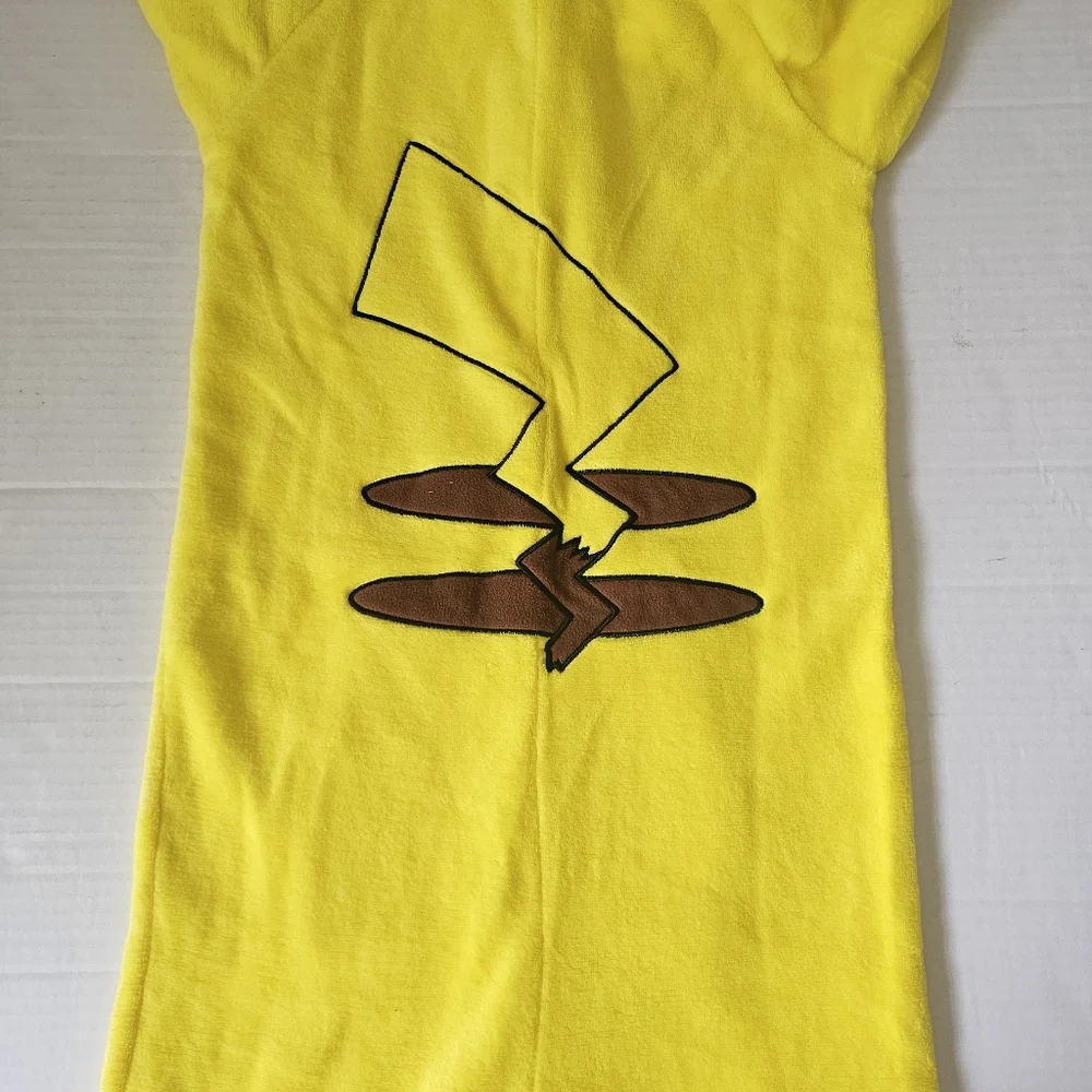 Spirit Pokemon Pikachu Costume Size Youth L 12-14 One Piece Yellow Zip Up NIP